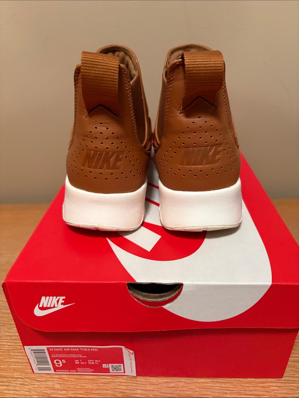Nike Airmax Thea Mid women’s size 9.5 brown color excellent condition in - Picture 6 of 6